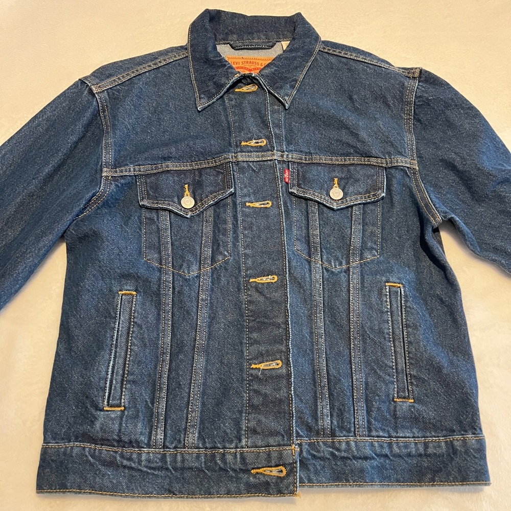 Levi’s trucker jean jacket